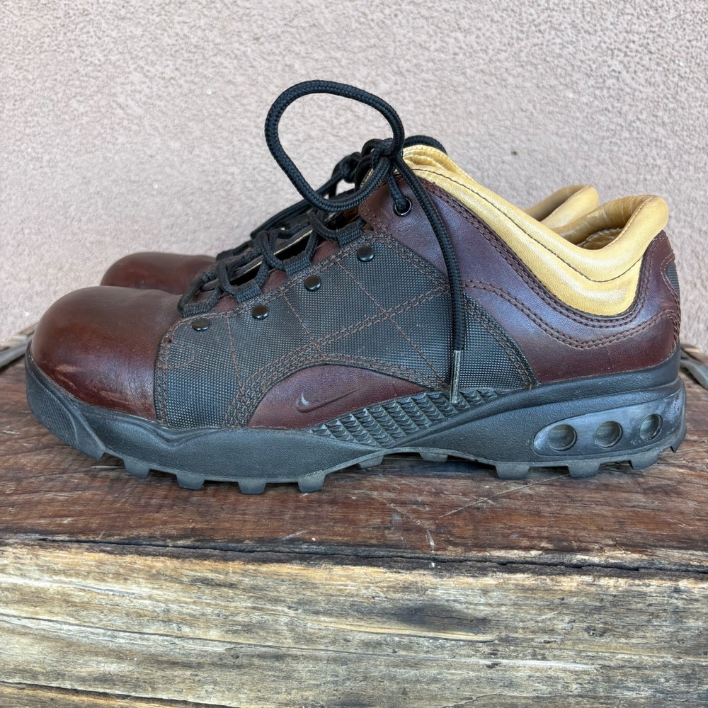 Vintage Nike ACG Leather Mens Low Hiking Shoe